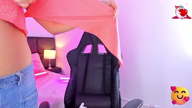 Snapshot of Megan_Miles02 chatting on 03.22.25 Megan Miles02 online show from 03.22.25