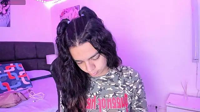 Snapshot of Megan_Miles02 chatting on 11.14.25 Megan Miles02 online show from 11.14.25