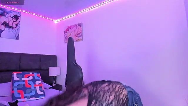 Snapshot of Megan_Miles02 chatting on 11.15.25 Megan Miles02 online show from 11.15.25