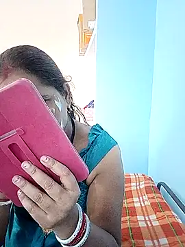 reemacouple007 online show from 10.25.25