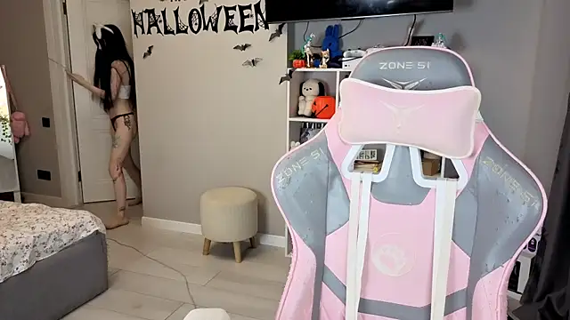 Snapshot of Aliceblush chatting on 11.15.25 Aliceblush online show from 11.15.25