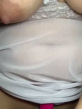 Snapshot of Linda-Mora chatting on 09.11.25 Linda-Mora online show from 09.11.25