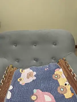 Snapshot of Linda-Mora chatting on 09.25.25 Linda-Mora online show from 09.25.25