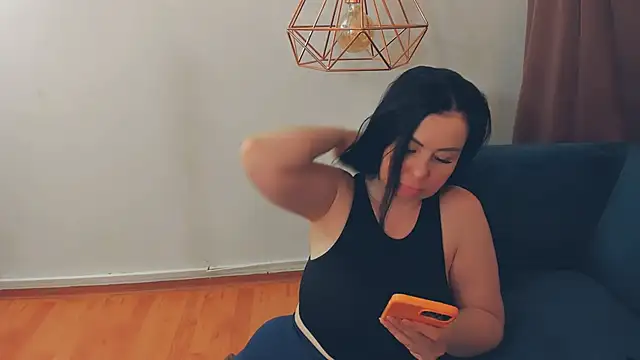 LayaFlow online show from 04.06.26