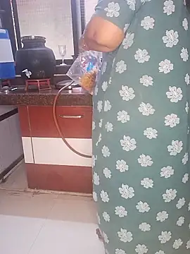 Snapshot of Ravina_patil1 chatting on 02.07.25 Ravina patil1 online show from 02.07.25