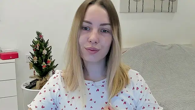 Mia shy1 online show from 12.28.24