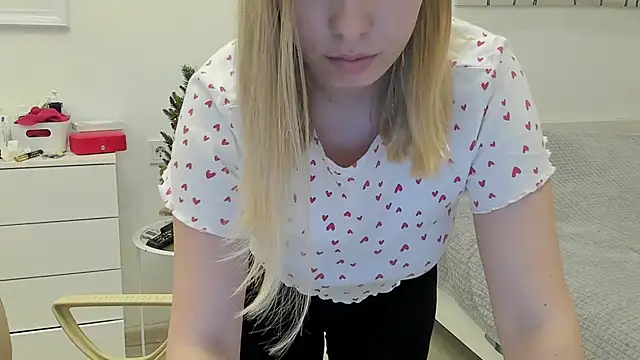 Mia shy1 online show from 12.28.24