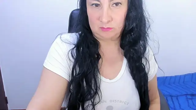 Snapshot of Ashyle chatting on 03.06.25 Ashyle online show from 03.06.25