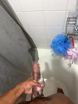 Snapshot of kingoqueens chatting on 12.15.25 kingoqueens online show from 12.15.25