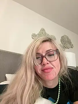 Snapshot of propertyofdaddy chatting on 03.17.25 propertyofdaddy online show from 03.17.25