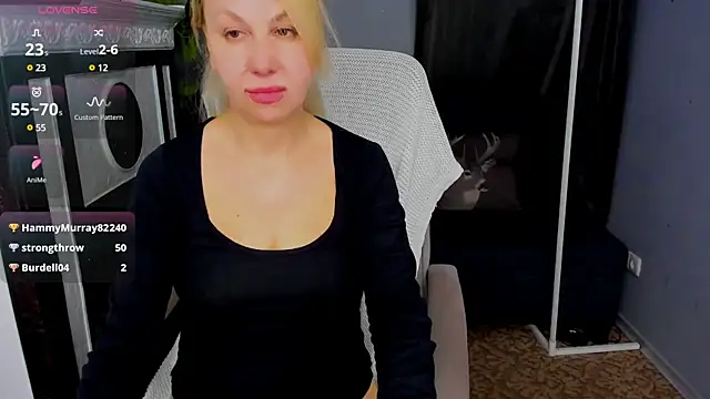 Snapshot of Anny_Jey_ chatting on 02.28.25 Anny Jey online show from 02.28.25