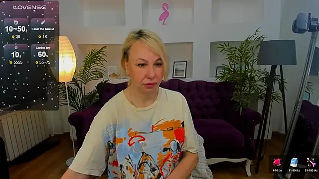 Snapshot of Anny_Jey_ chatting on 04.21.26 Anny Jey online show from 04.21.26
