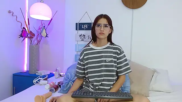 MelodyMansson online show from 01.21.25