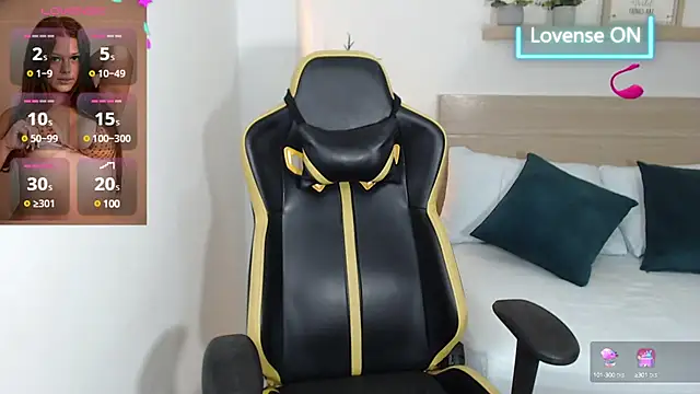 Snapshot of enma30_ chatting on 12.17.24 enma30 online show from 12.17.24