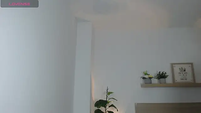 Snapshot of enma30_ chatting on 12.19.24 enma30 online show from 12.19.24