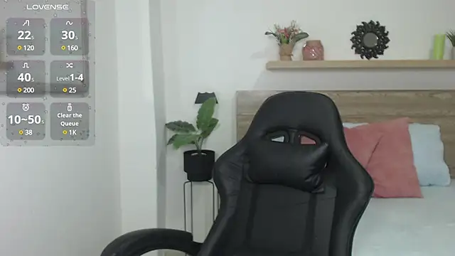 Snapshot of enma30_ chatting on 12.21.24 enma30 online show from 12.21.24