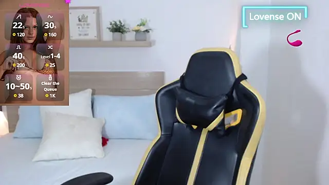 Snapshot of enma30_ chatting on 12.30.24 enma30 online show from 12.30.24