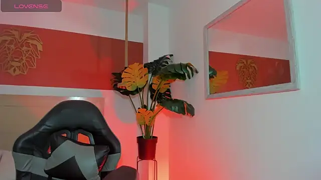 Snapshot of enma30_ chatting on 10.03.25 enma30 online show from 10.03.25