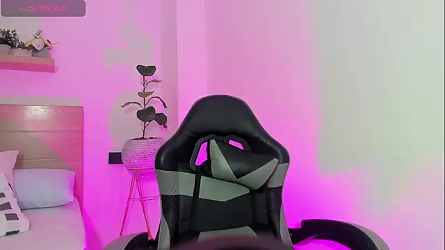 Snapshot of enma30_ chatting on 10.06.25 enma30 online show from 10.06.25