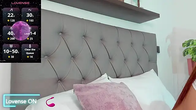 Snapshot of enma30_ chatting on 12.15.25 enma30 online show from 12.15.25