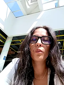 Snapshot of Lena-32 chatting on 12.16.24 Lena-32 online show from 12.16.24