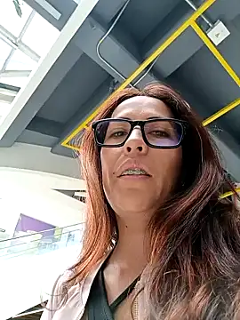 Snapshot of Lena-32 chatting on 02.07.25 Lena-32 online show from 02.07.25