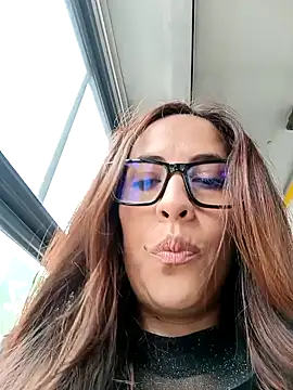 Snapshot of Lena-32 chatting on 02.13.25 Lena-32 online show from 02.13.25