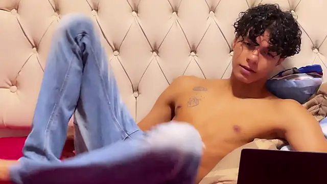 Snapshot of james_dreams_ chatting on 03.21.25 james dreams  online show from 03.21.25