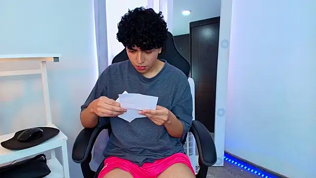  nickconnor01 online show from 01.14.25