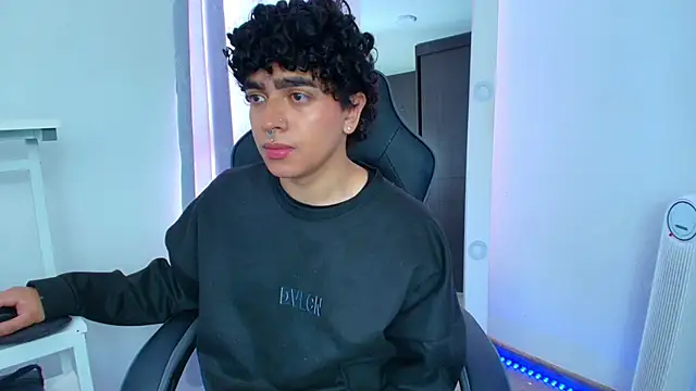  nickconnor01 online show from 01.17.25