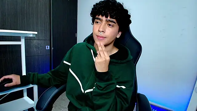  nickconnor01 online show from 01.26.25