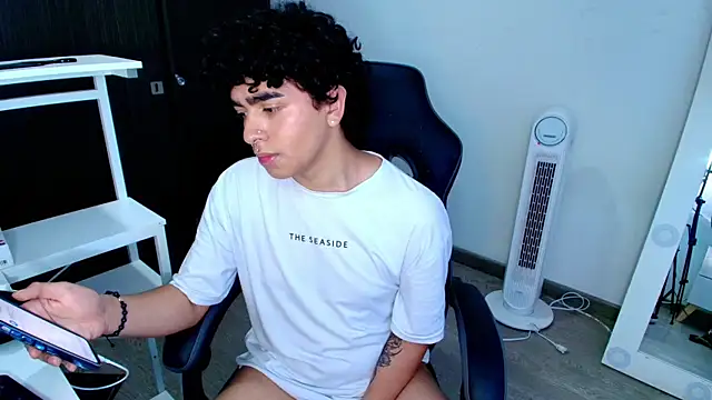  nickconnor01 online show from 01.29.25