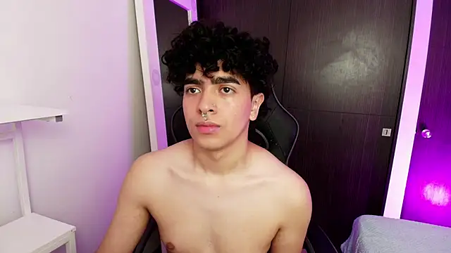  nickconnor01 online show from 02.13.25