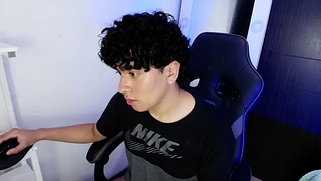  nickconnor01 online show from 02.24.25