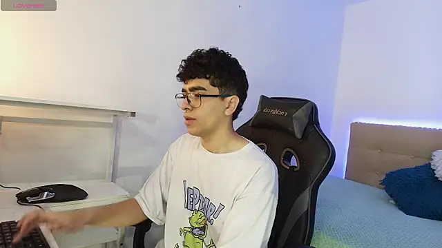  nickconnor01 online show from 11.14.25