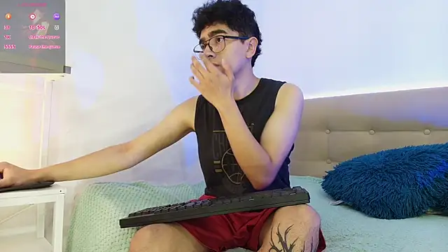  nickconnor01 online show from 11.21.25