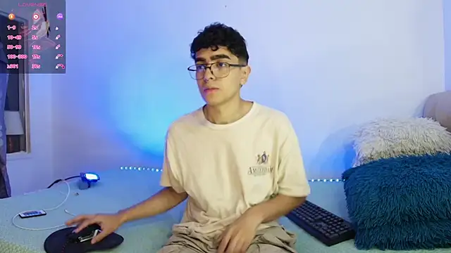  nickconnor01 online show from 12.14.25