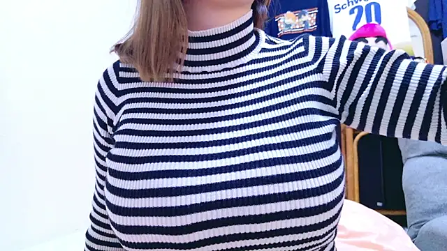 Snapshot of Megu_Melon chatting on 01.03.25 Megu Melon online show from 01.03.25