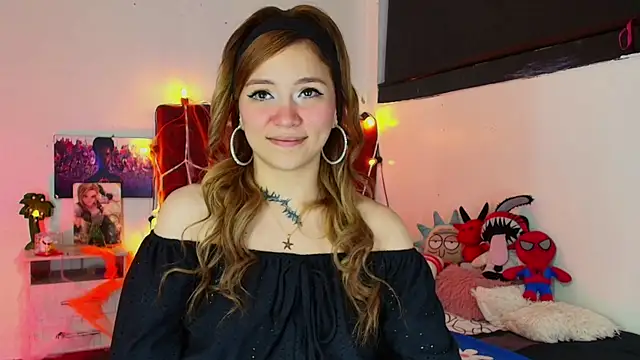 Snapshot of alisson_zafiro_ chatting on 10.24.25 alisson zafiro online show from 10.24.25