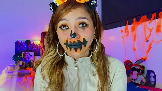 Snapshot of alisson_zafiro_ chatting on 10.28.25 alisson zafiro online show from 10.28.25