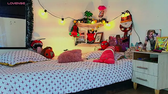 Snapshot of alisson_zafiro_ chatting on 12.03.25 alisson zafiro online show from 12.03.25