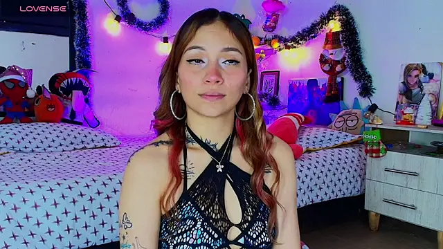 Snapshot of alisson_zafiro_ chatting on 12.04.25 alisson zafiro online show from 12.04.25