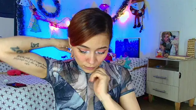 Snapshot of alisson_zafiro_ chatting on 12.15.25 alisson zafiro online show from 12.15.25