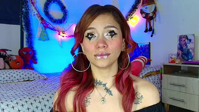 Snapshot of alisson_zafiro_ chatting on 12.17.25 alisson zafiro online show from 12.17.25