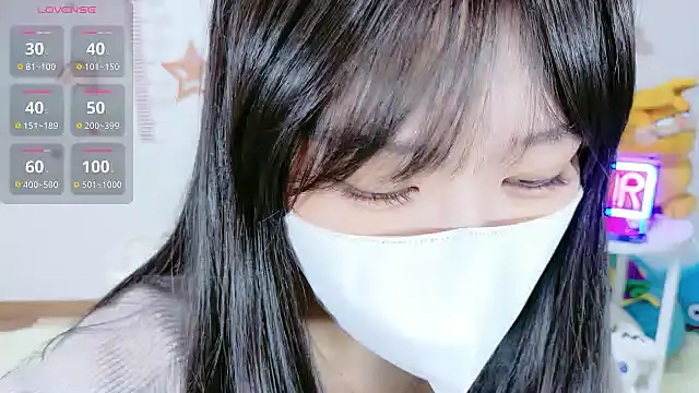 Snapshot of _Iroha_99 chatting on 10.22.25 Iroha 99 online show from 10.22.25