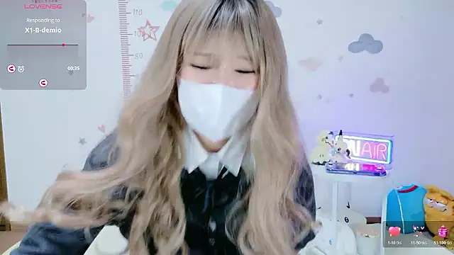 Snapshot of _Iroha_99 chatting on 11.20.25 Iroha 99 online show from 11.20.25