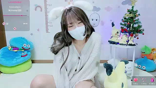 Snapshot of _Iroha_99 chatting on 12.02.25 Iroha 99 online show from 12.02.25