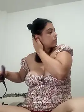 Snapshot of MelannyBell chatting on 03.21.25 MelannyBell online show from 03.21.25