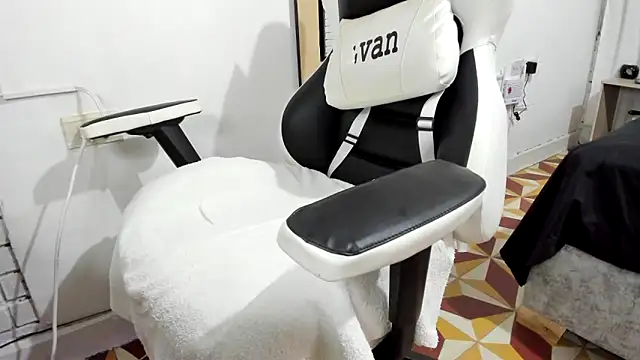 Valerioe online show from 03.13.25