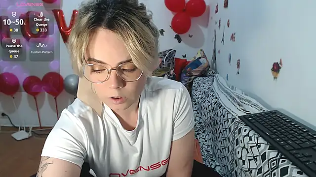 Snapshot of hotmilf4uxxx chatting on 03.20.26 hotmilf4uxxx online show from 03.20.26